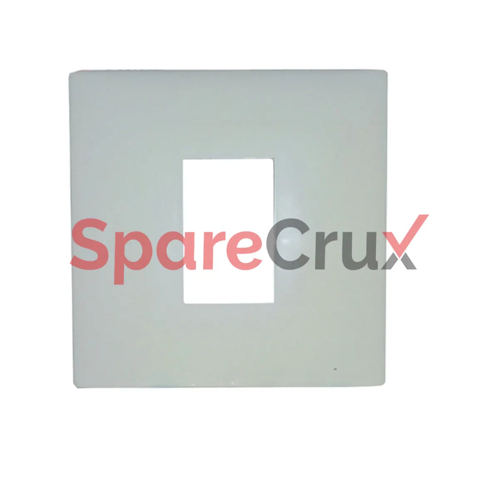 675561 | LEGRAND | 1M White Cover Plate With Frame